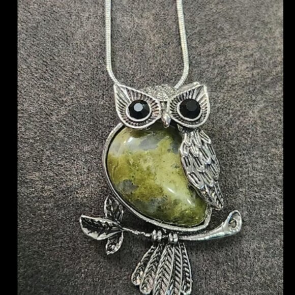 Unakite Crystal Owl Necklace - Picture 1 of 2